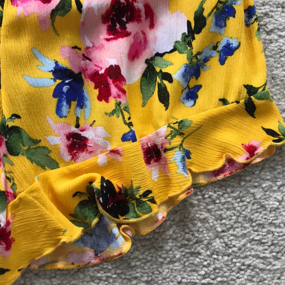 Floral Print, Ruffle Hem Shorts - Picture 3 of 5
